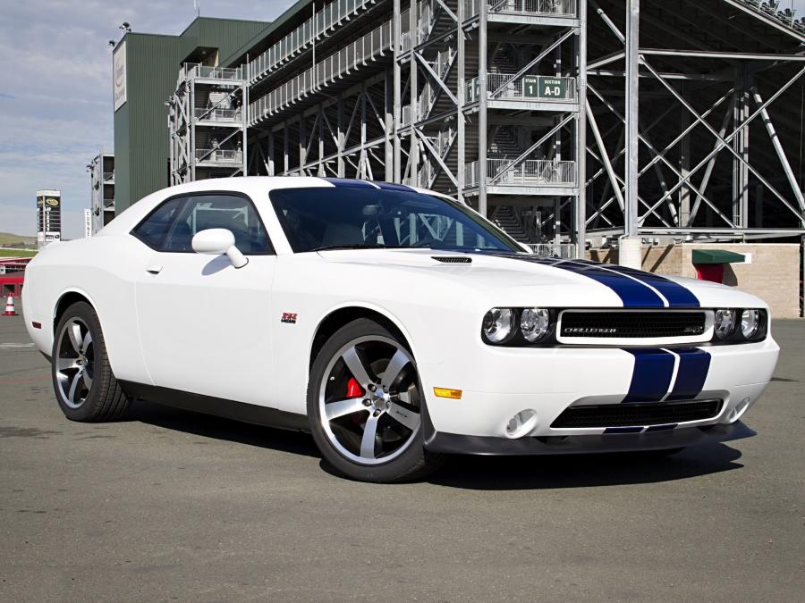  Dodge Challenger SRT8 392 Inaugural Edition 2010 года  (фото 3 из 36)